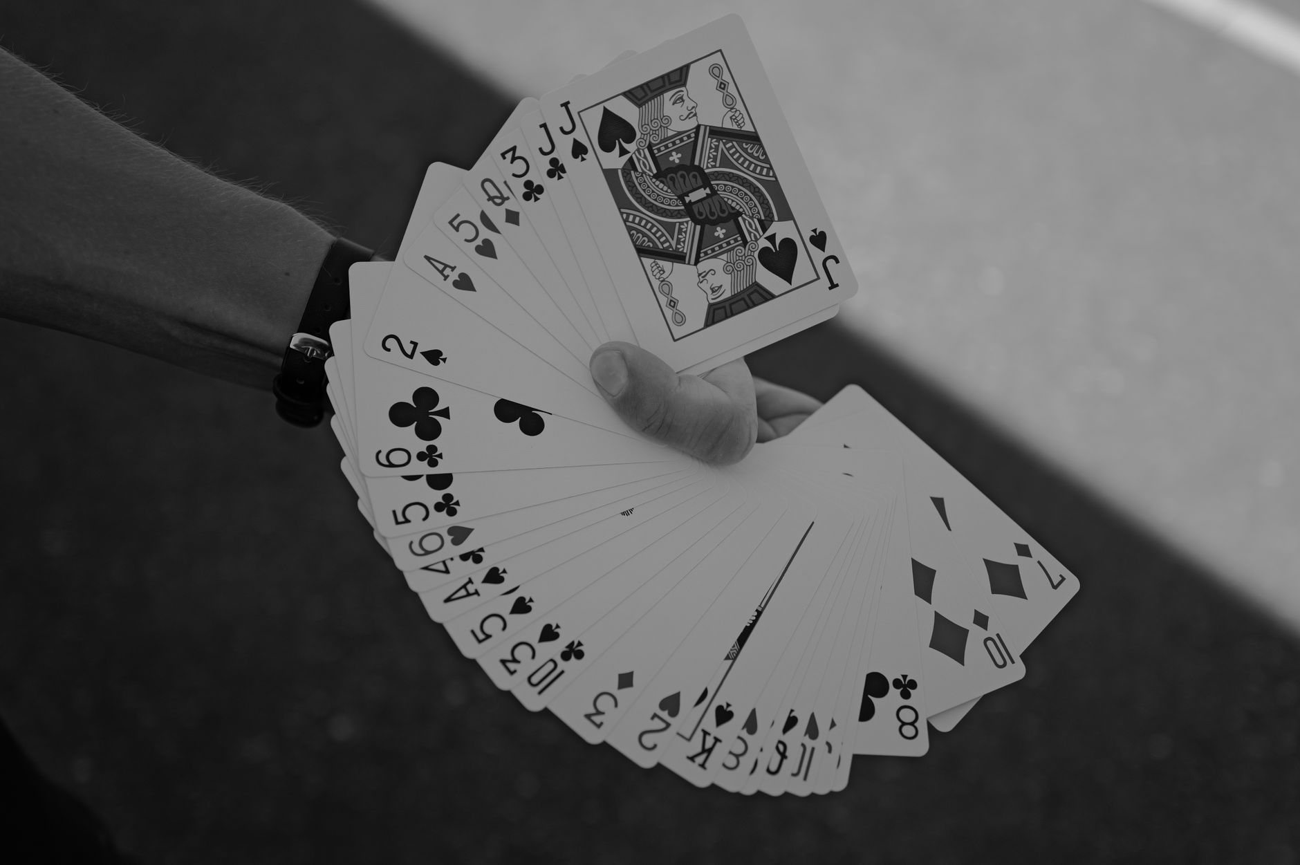 德州牛仔资金管理四步法：让筹码更稳的三个核心要点（实战示例）